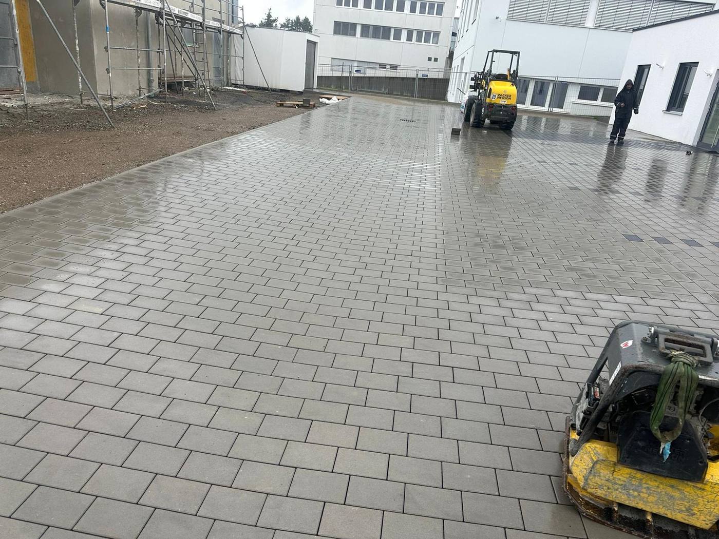 Großflächige Hofbefestigung auf einem Betriebsgelände - Projekt 3