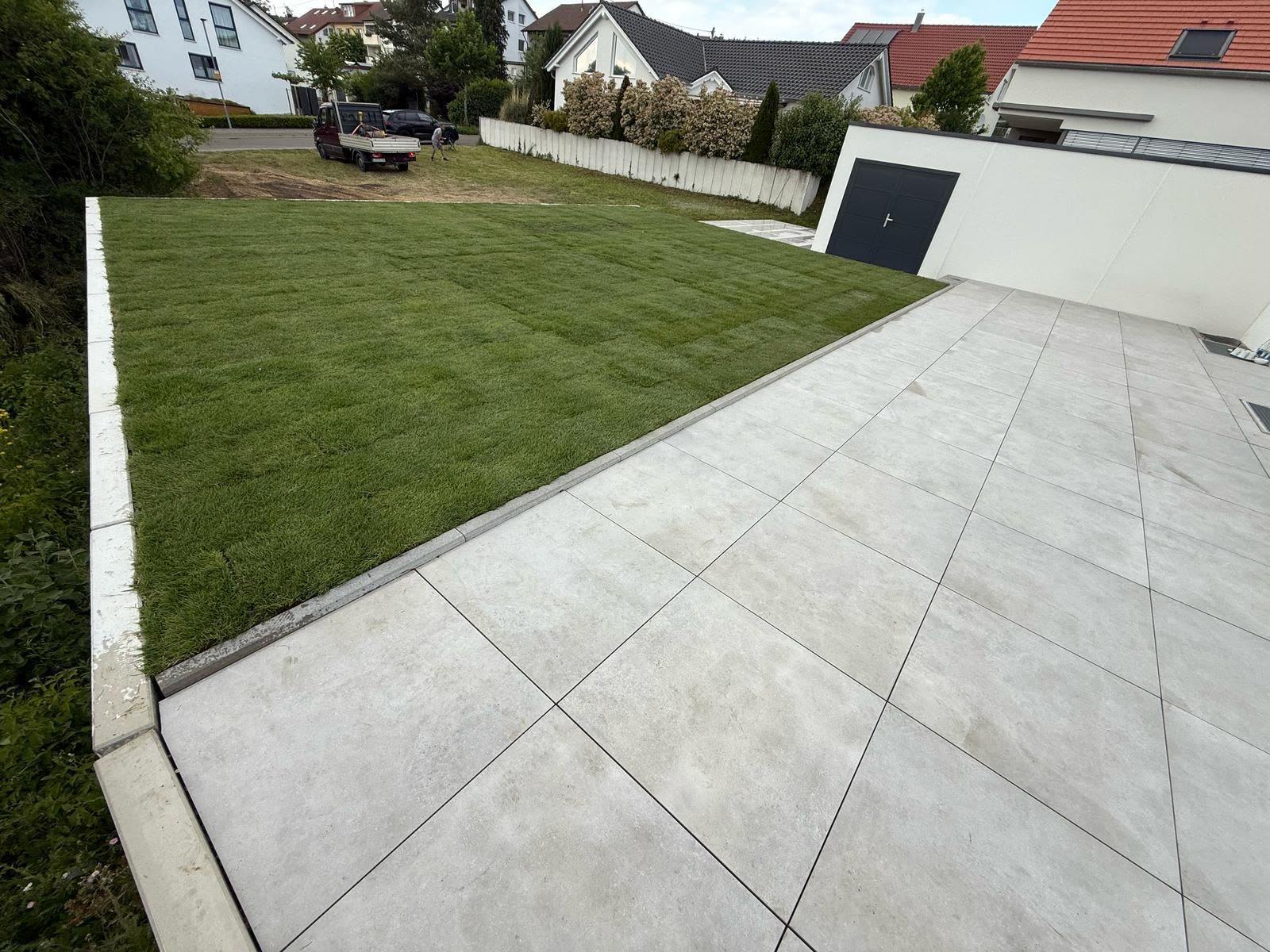 Gartengestaltung Bietigheim – Bepflanzung und Terrassenübergang